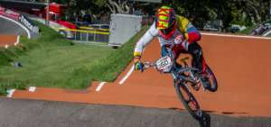 El bicicrocista quite&ntilde;o, Emilio Falla, se prepara con intensidad en las pruebas puntuables para lograr un cupo que lo lleve a los Juegos Ol&iacute;mpicos de Tokio 2020. Del lugar que tenga en el ranking depender&aacute; su clasificaci&oacute;n.