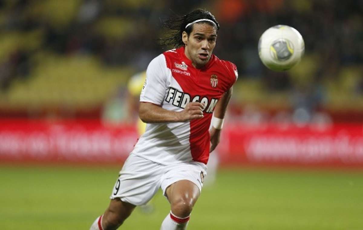 Tiempo extra para fichar a Falcao