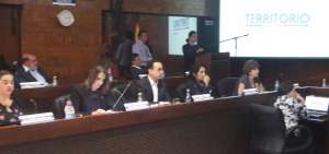 Municipio de Quito formaliz&oacute; la entrega de terrenos para el plan 'Casa para Todos'