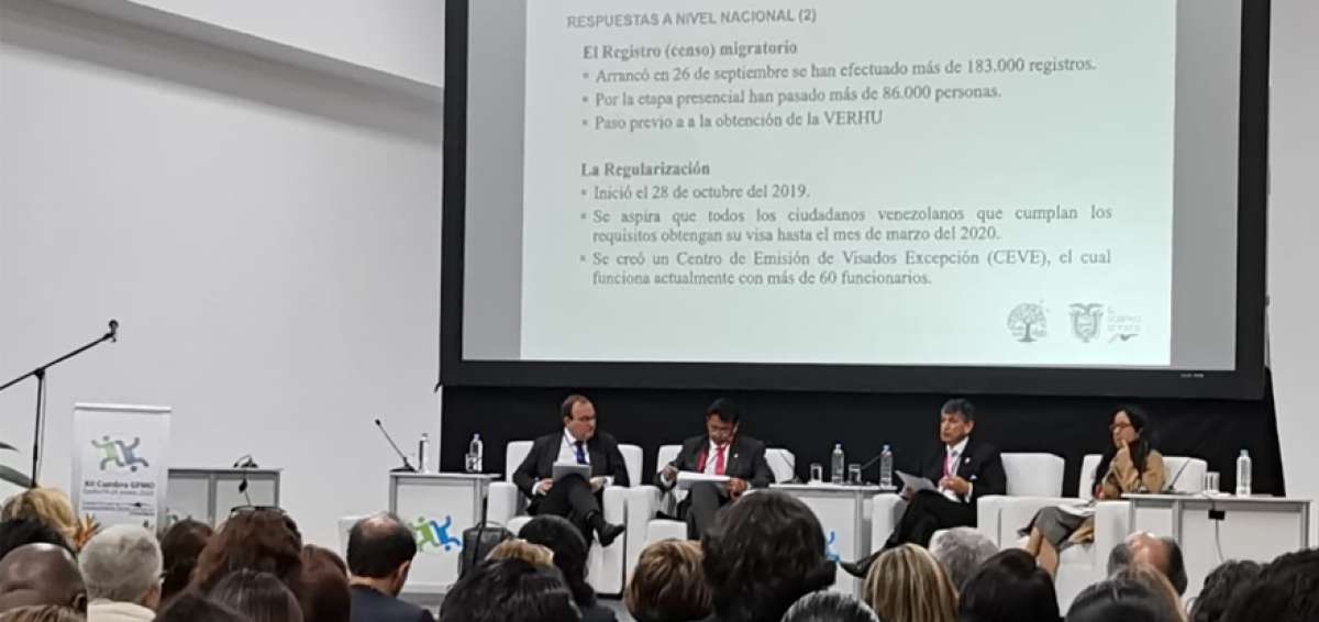 Ecuador trabaja en pol&iacute;ticas para acoger a venezolanos