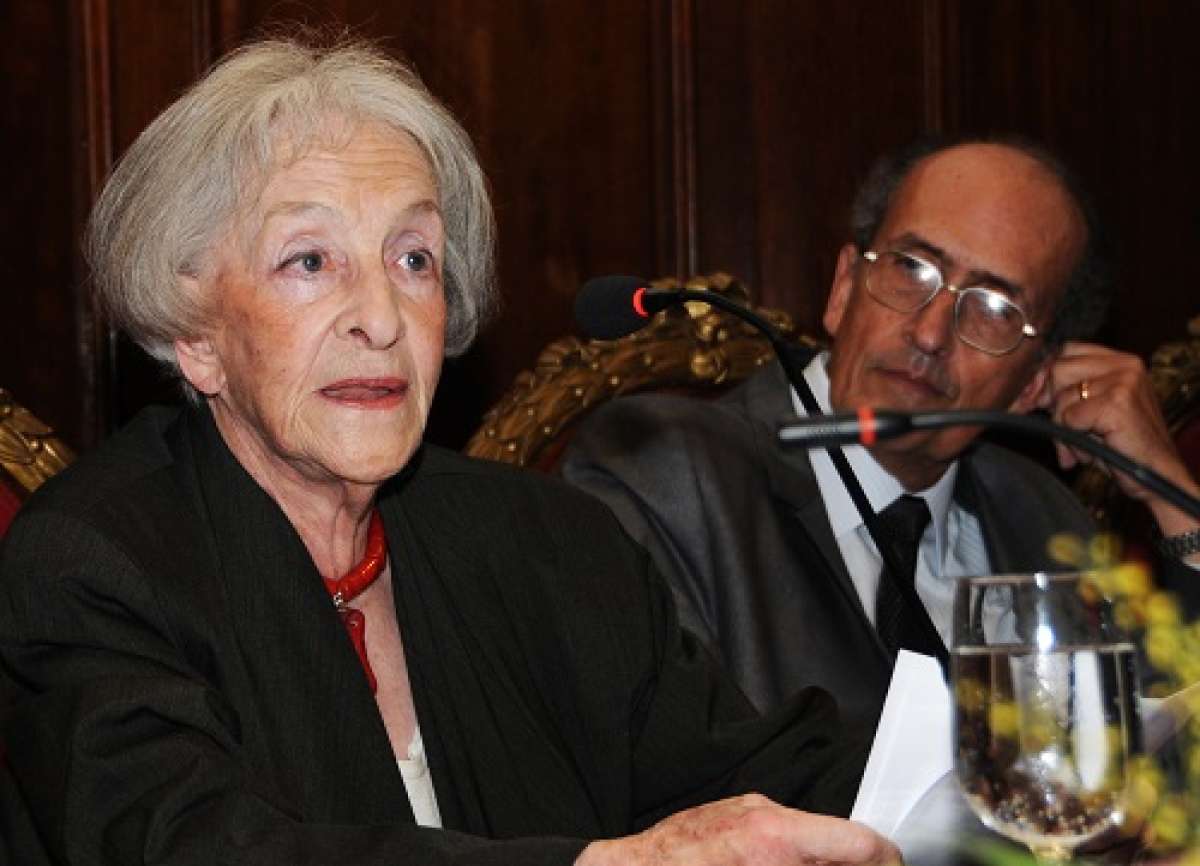 Con 91 a&ntilde;os, Vitale es considerada una de las grandes maestras de la literatura latinoamericana viva. Foto: Presidencia de Uruguay 