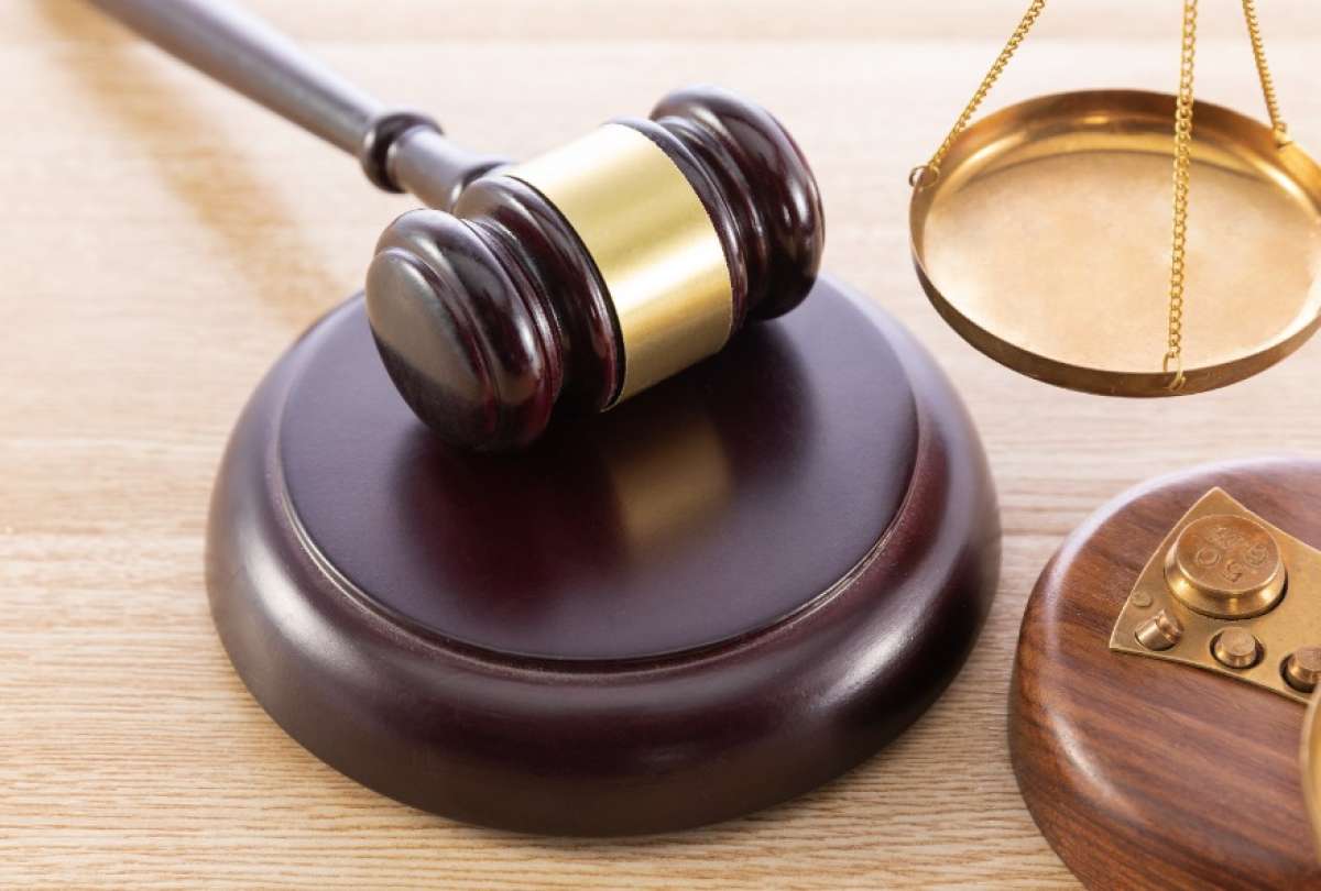 David J. enfrenta cargos por presunto acoso sexual tras su destitución como juez nacional.