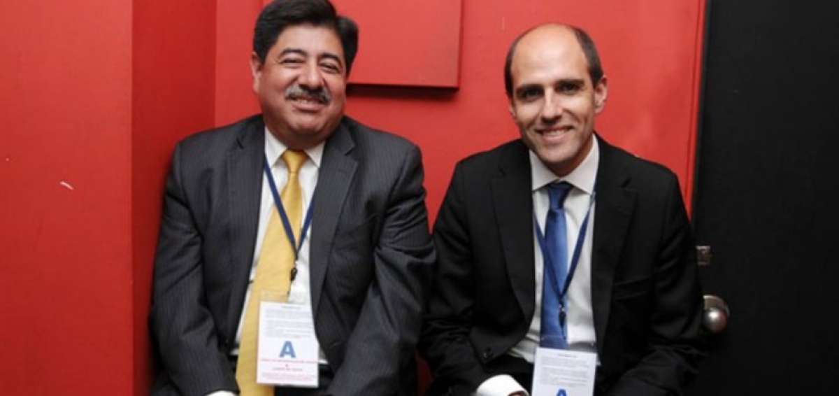 Luis Bedoya (i), exvicepresidente de la Conmebol, y Sergio Jadue, expresidente de la Federaci&oacute;n chilena, fueron suspendidos este viernes.