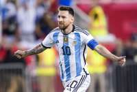 Una marca deportiva internacional hizo posible ver jugar a cinco diferentes versiones de Messi.