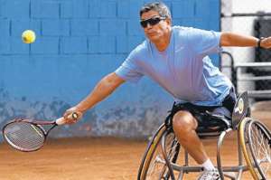 Efra&iacute;n Cabrera recuper&oacute; su buen juego al final del partido y se impuso 6-1, 3-6 y 6-3 al argentino Guillermo Camusso. Foto: &Aacute;lvaro P&eacute;rez |  El Tel&eacute;grafo