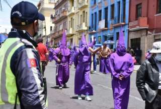 En Quito se realiza la tradicional procesión por Semana Santa.