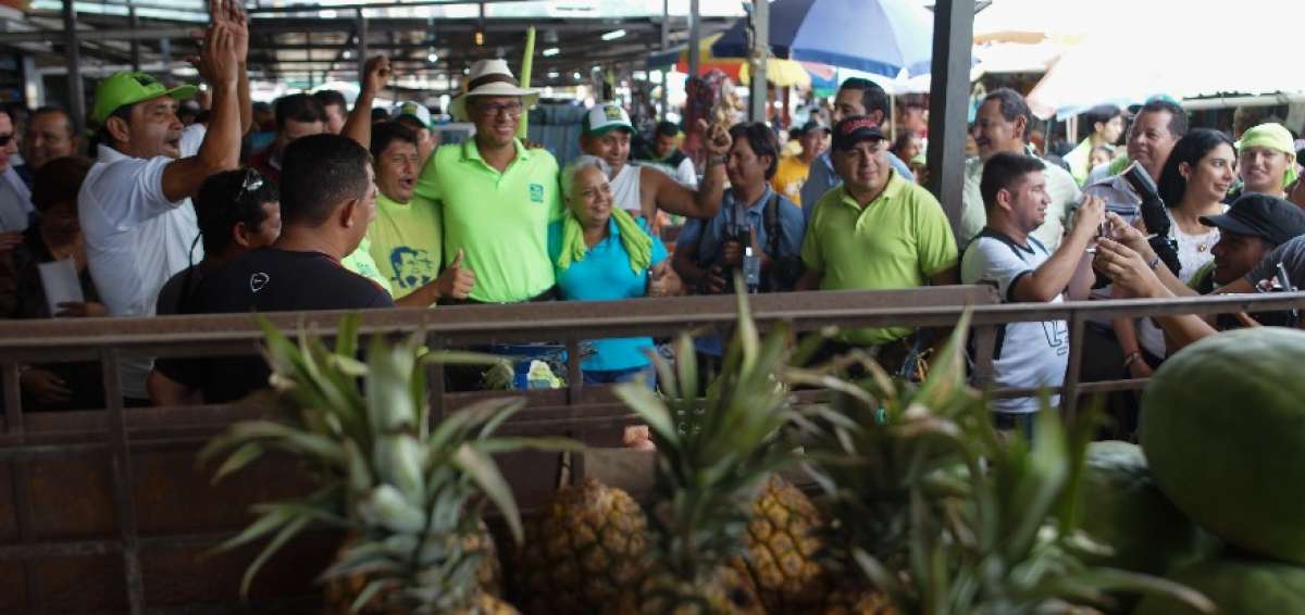 El candidato a la vicepresidencia de la Rep&uacute;blica, Jorge Glas, recorri&oacute; ayer el mercado N&deg; 1 de Portoviejo (Manab&iacute;), obra que tiene el apoyo del Gobierno Nacional.