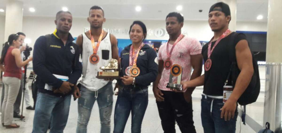 Delegaci&oacute;n de lucha gan&oacute; 8 medallas en el Panamericano de Salvador de Bah&iacute;a