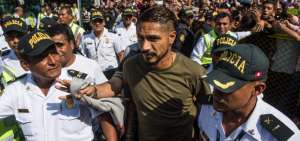 El delantero Paolo Guerrero ha recibido el respaldo de la afici&oacute;n y de las autoridades peruanas tras su sanci&oacute;n. 