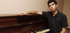 El pianista venezolano Yohannazaret de la Rosa ofreci&oacute; un concierto en la capital ecuatoriana en homenaje a Sim&oacute;n Bol&iacute;var y la pianista Teresa Carre&ntilde;o.