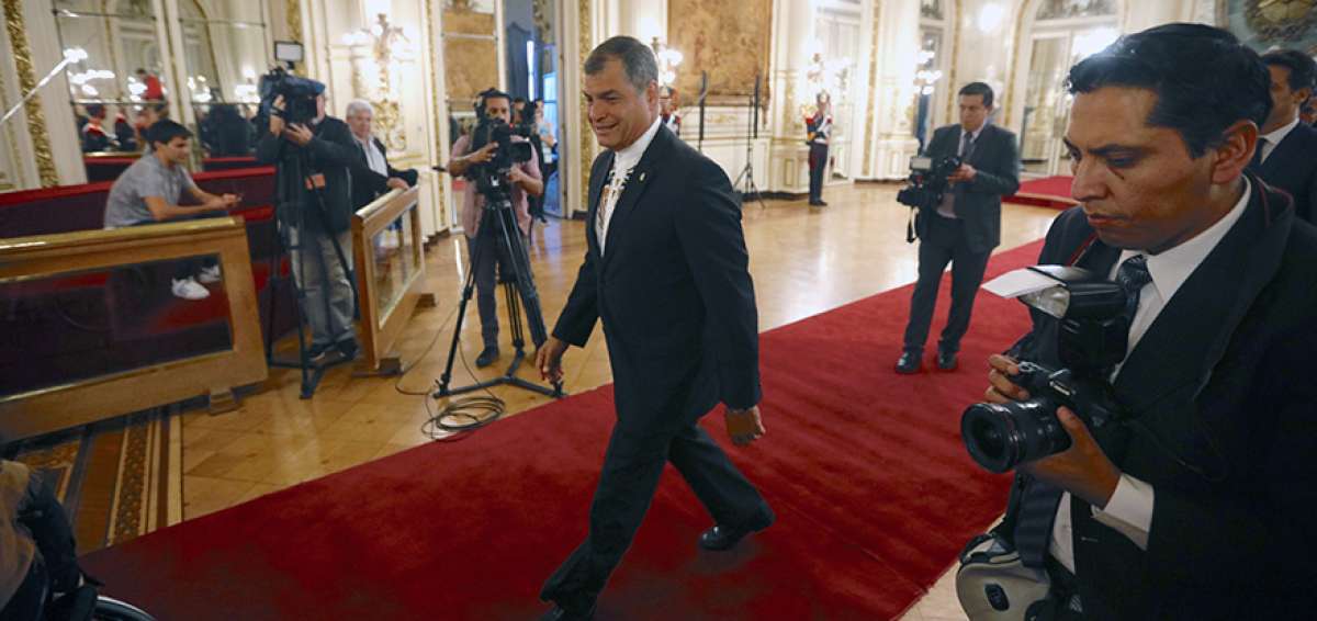 Para Correa debe primar el di&aacute;logo en Venezuela