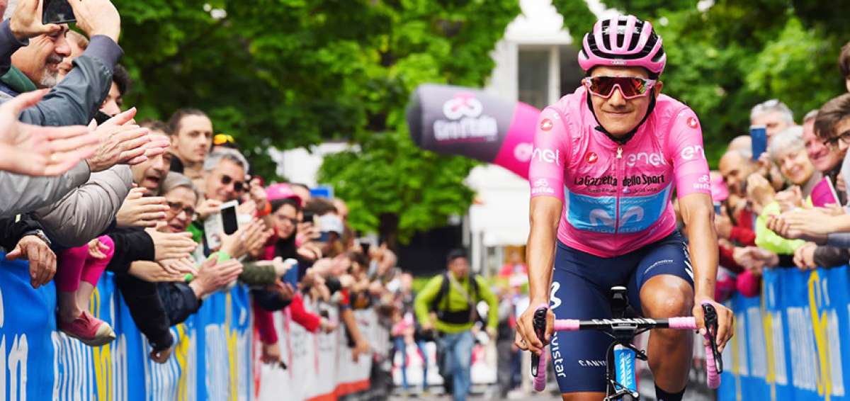 Richard Carapaz (d) durante su participaci&oacute;n en la etapa 17 del Giro de Italia, que se corri&oacute; la ma&ntilde;ana de este mi&eacute;rcoles 29 de mayo.