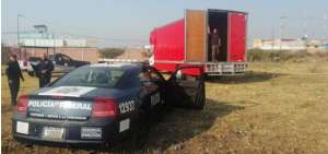 El veh&iacute;culo que transportaba los equipos fue abandonado vac&iacute;o en un lote de Huixcolotla.