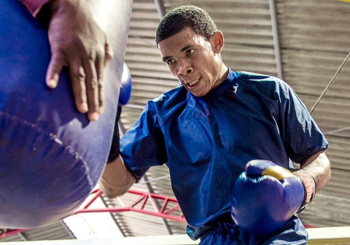 &Eacute;rick Bone gan&oacute; 14 combates en la divisi&oacute;n w&eacute;lter j&uacute;nior (140 libras) antes de radicarse en Estados Unidos para dedicarse al boxeo profesional. Foto: Archivo / El Tel&eacute;grafo.
