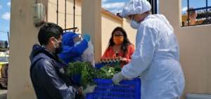 Las canastas son entregadas en los domicilios, con las debidas medidas de bioseguridad.