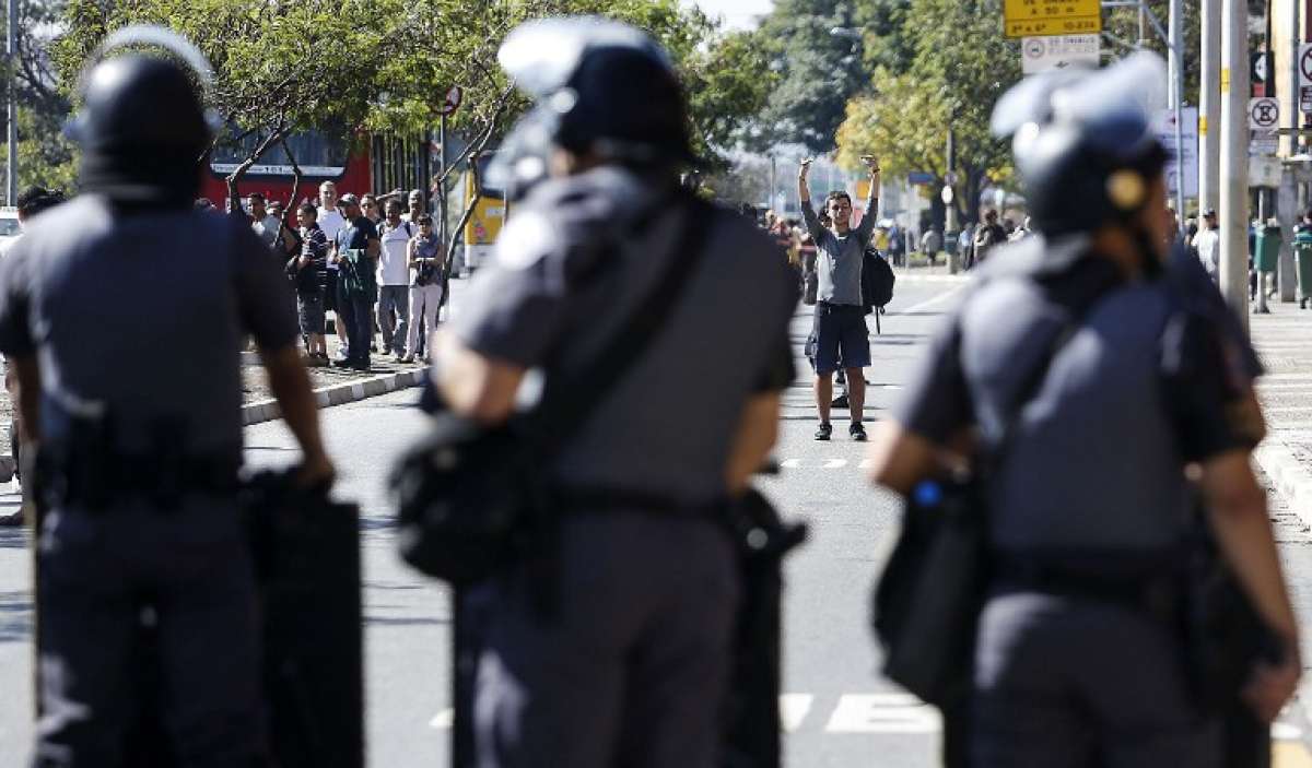 Dos periodistas de CNN heridas en la primera manifestaci&oacute;n contra el Mundial