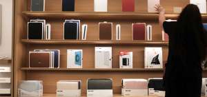 La venta de tel&eacute;fonos, servicios en l&iacute;nea y otros accesorios tecnol&oacute;gicos impuls&oacute; el crecimiento de Apple en el &uacute;ltimo a&ntilde;o.