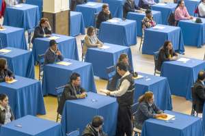 En el Centro de Convenciones Bicentenario (Quito) se desarroll&oacute; la prueba de oposici&oacute;n con 126 postulantes. Foto: John Guevara / El Tel&eacute;grafo 