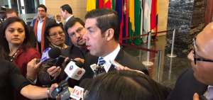El ministro de Trabajo, Ra&uacute;l Ledesma, tras la reuni&oacute;n.