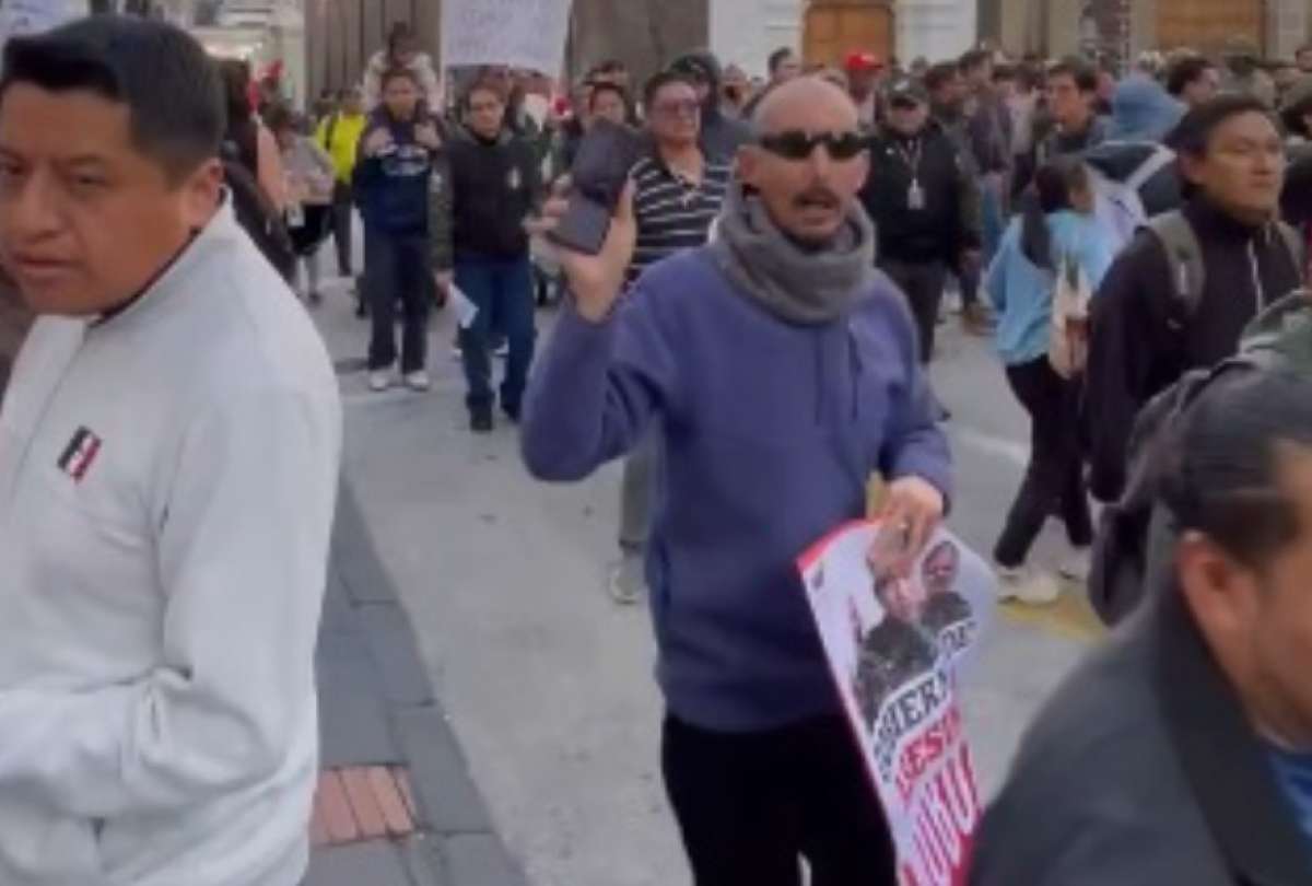 Intentan agredir a periodista de Teleamazonas en protestas del Centro Hist&oacute;rico