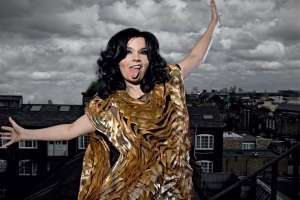 Bjork lanz&oacute; en Internet el video de "Stonemilker"