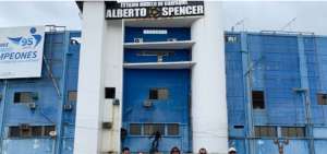 Familia de Alberto Spencer eval&uacute;a retirarle el nombre al Estadio Modelo