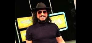 Douglas Bastidas revive a Tranzas con "Dime si recuerdas", la biograf&iacute;a de la banda ic&oacute;nica del Ecuador