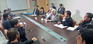 Marcelo Cabrera, alcalde de Cuenca, tuvo una reuni&oacute;n con representantes de diversos sectores para buscar alternativas sobre la suspensi&oacute;n de frecuencia Cuenca-Guayaquil por TAME. 