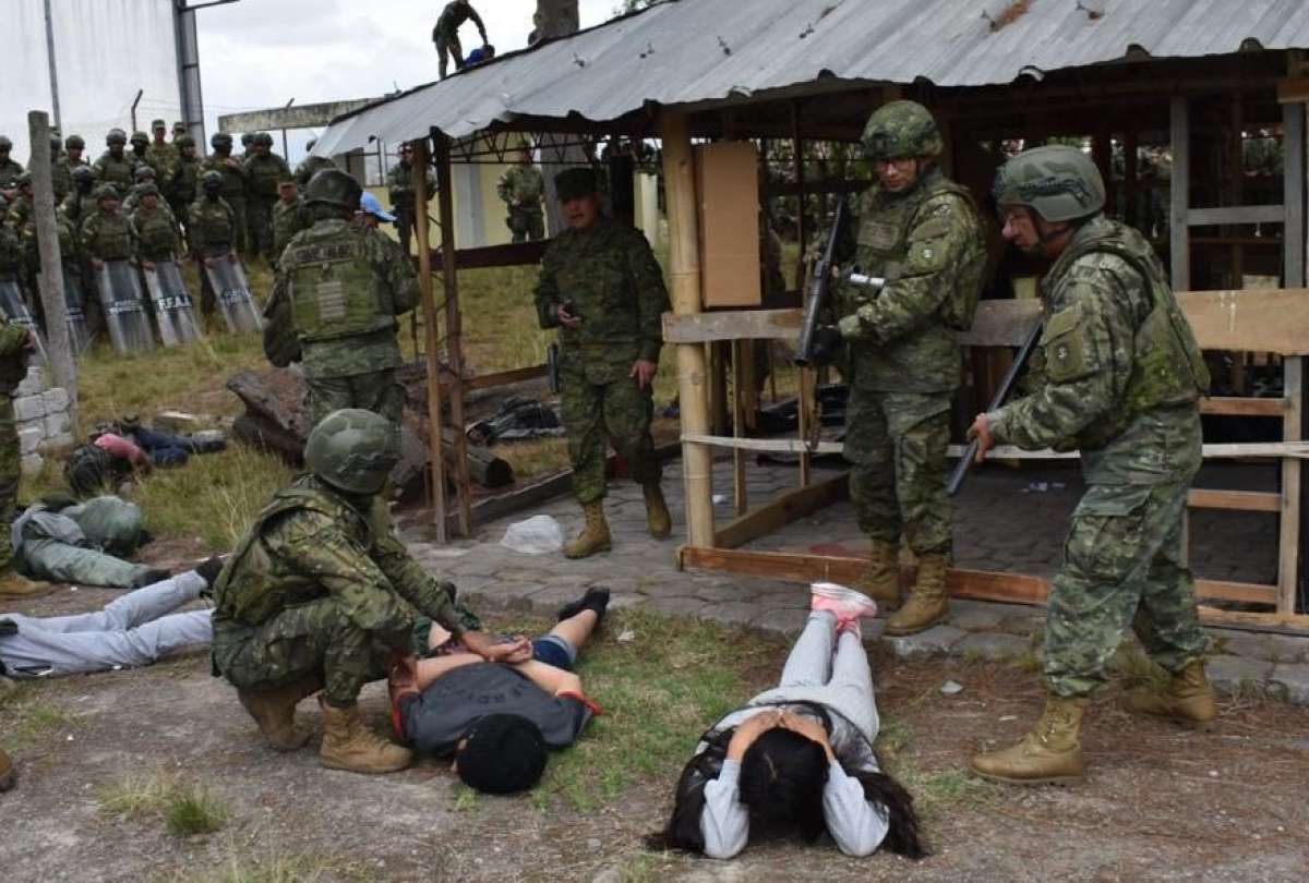 Militares se capacitan en Derechos Humanos