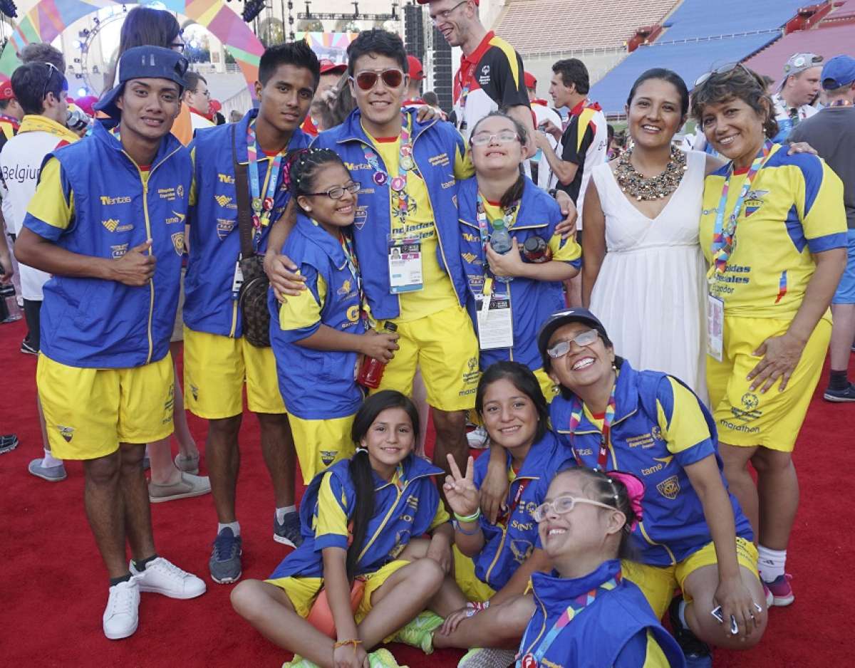 La delegaci&oacute;n ecuatoriana durante la clausura de los Juegos Mundiales en Los &Aacute;ngeles. Foto: Cortes&iacute;a