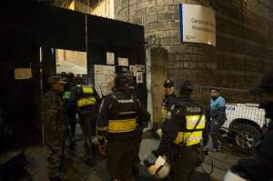 Polic&iacute;a incaut&oacute; drogas, armas blancas y celulares en el CDP
