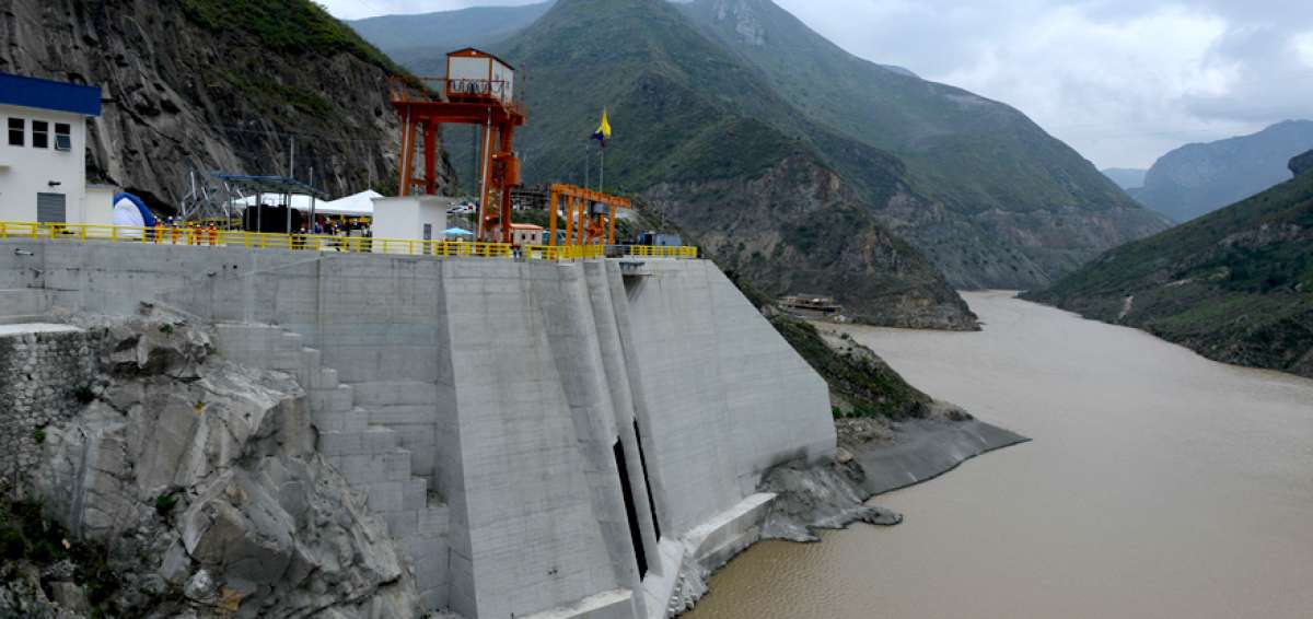 El Proyecto Hidroel&eacute;ctrico Minas San Francisco, que se levanta en los l&iacute;mites entre las provincias de Azuay y El Oro, aprovecha las aguas del r&iacute;o Jubones.