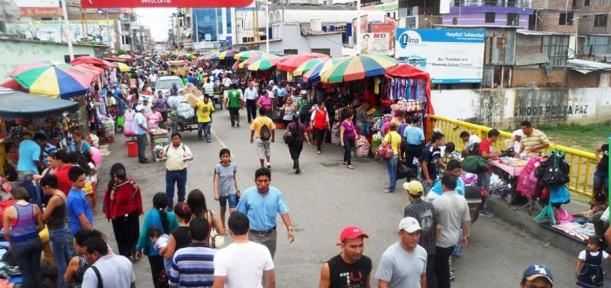La apreciaci&oacute;n del d&oacute;lar afecta las ventas en Huaquillas porque las personas cruzan la frontera hacia Aguas Verdes.