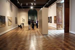 Interior del Museo Nacional de Bellas Artes de Santiago donde se exponen los cuadros de los muralistas mexicanos. Foto Notimex