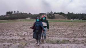 Los pocos cultivos de papa y ma&iacute;z est&aacute;n quemados y los agricultores de la zona creen que la tierra demorar&aacute; m&aacute;s de un a&ntilde;o en producir nuevamente. Foto: Daniel Molineros/ El Tel&eacute;grafo