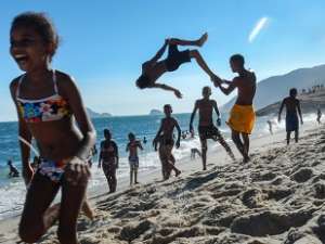 Con c&aacute;mara en mano, j&oacute;venes de la favela Ciudad de Dios retratan su mundo 