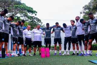 El plantel de Emelec se entrena en Parque Samanes, con la mira puesta en la temporada 2023