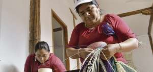 Estas prendas son tejidas con distintos m&eacute;todos, entre los m&aacute;s usados est&aacute; el llano y el conocido como brisa.