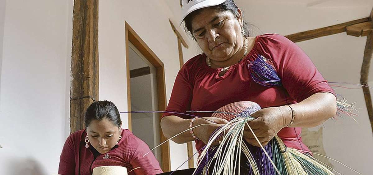 Estas prendas son tejidas con distintos m&eacute;todos, entre los m&aacute;s usados est&aacute; el llano y el conocido como brisa.