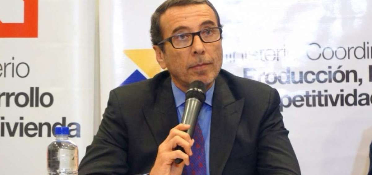 Presidente encarga Ministerio de Industrias a Vinicio Alvarado