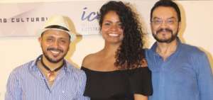 De izq. a der. Los artistas, Christian Avecillas, Mar&iacute;a Fernanda Port&eacute;s y Rub&eacute;n Dar&iacute;o Buitr&oacute;n. Ellos recitaron poemarios de su autor&iacute;a.