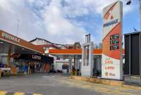 Desde este 28 de junio, a las 00:00, el precio del galón de las gasolinas Extra y Ecopaís es USD 2,72. Dueños de taxis, tricimotos, taximotos y camionetas comunitarias recibirán una compensación.