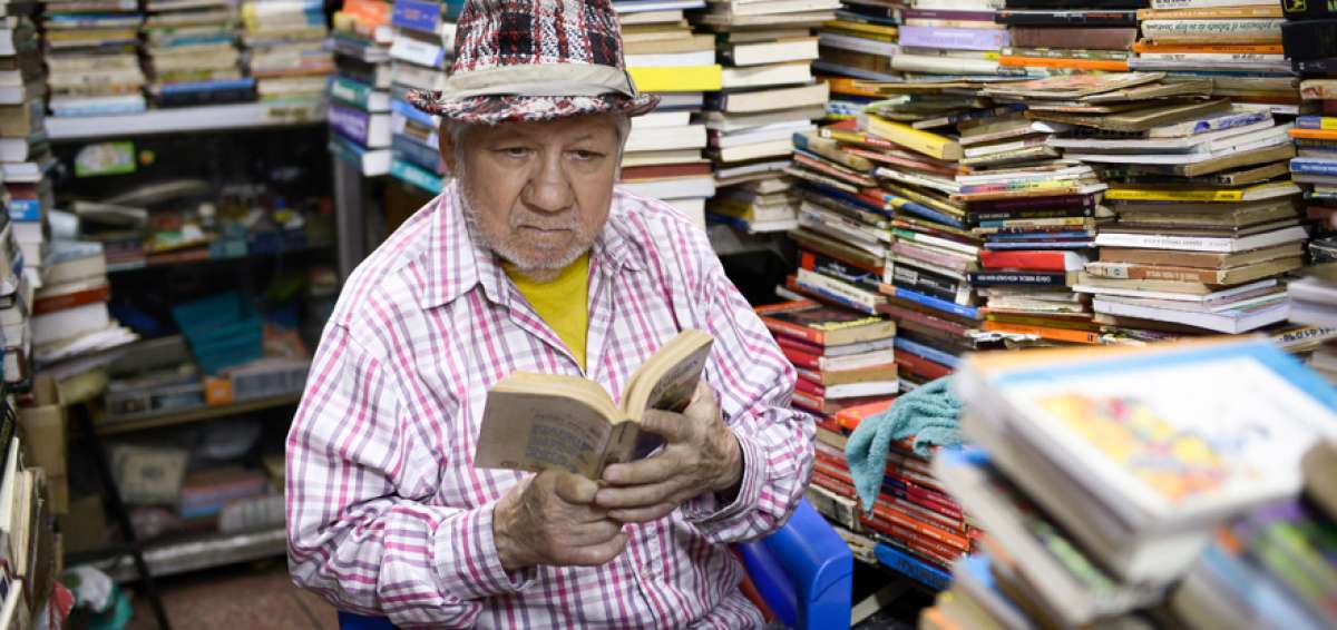 Los "due&ntilde;os" de los libros de "segundo ojo" en Guayaquil