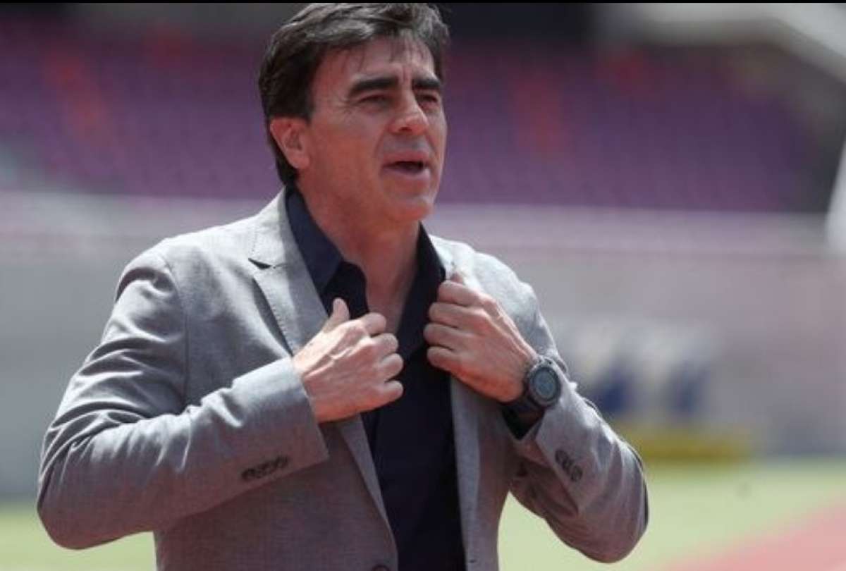 Gustavo Quinteros dirige actualmente al Colo Colo de Chile.