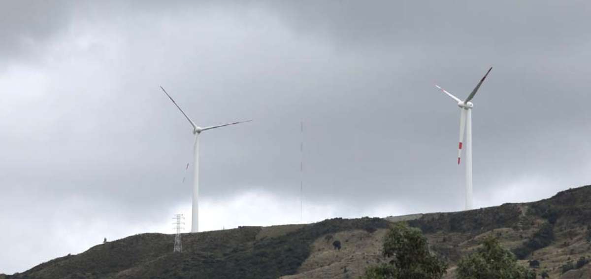 La central e&oacute;lica Villonaco, en Loja, evita la emisi&oacute;n de 35.270 toneladas de CO2 al a&ntilde;o, como la que producen 1.500 autos o 470 buses al mismo tiempo.