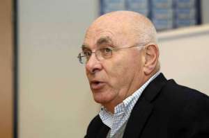 Michael Van Praag es el quinto candidato para la presidencia de la FIFA. Foto: Tomada de http://www.hoy.com.py/