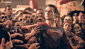 El actor brit&aacute;nico Henry Cavill vuelve a interpretar al Hombre de Acero en esta nueva propuesta de Warner Bros. Internet