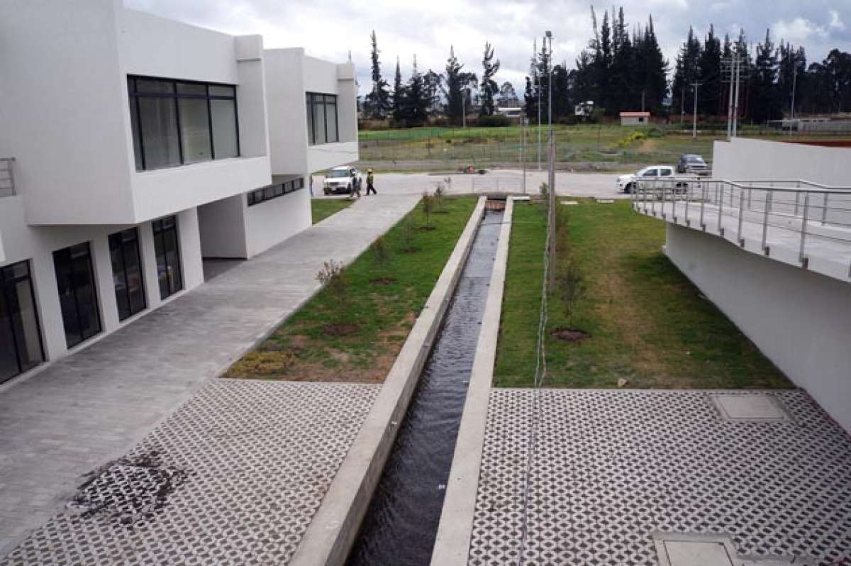 El 9 de octubre de 2014 se firm&oacute; el convenio y el 13 de diciembre del mismo a&ntilde;o empez&oacute; la construcci&oacute;n de esta obra emblem&aacute;tica para la regi&oacute;n centro. Foto: Silvia Osorio / para El Tel&eacute;grafo.