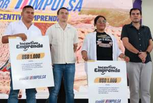 Presidente Noboa entregó el Bono Incentivo Emprende a 2.000 personas