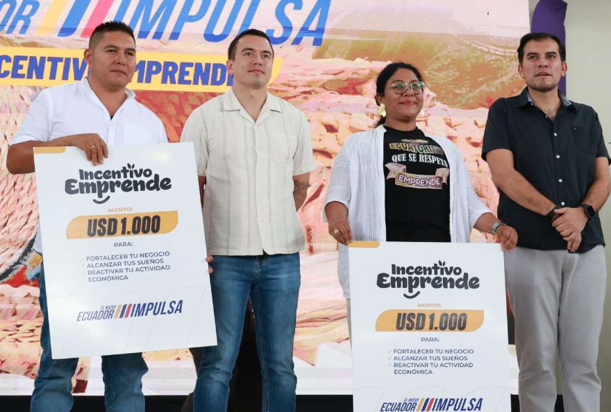 Presidente Noboa entregó el Bono Incentivo Emprende a 2.000 personas